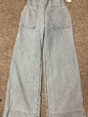 We The Free Light Wash Wide Leg Jeans NWT size XS